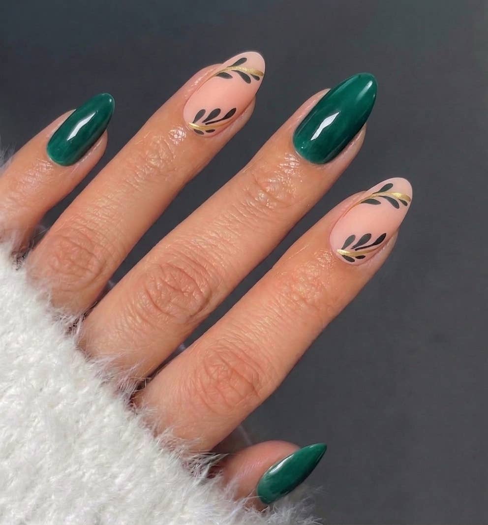 Two-Tone Matte Green Leaf Press-On Nails - 24PCs