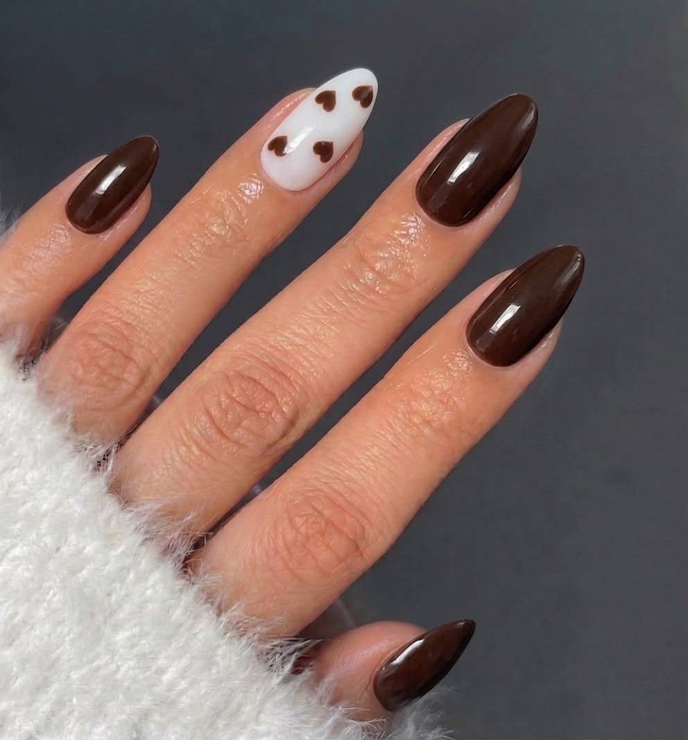 Chic Tea Brown Heart Almond-Shaped Press-On Nails - 24PCs
